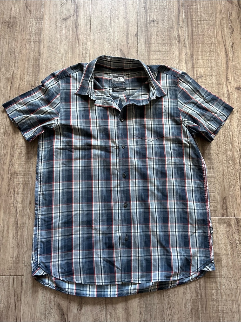 The North Face Men’s Short Sleeve Plaid Button-Up Navy, Gray Red country casual